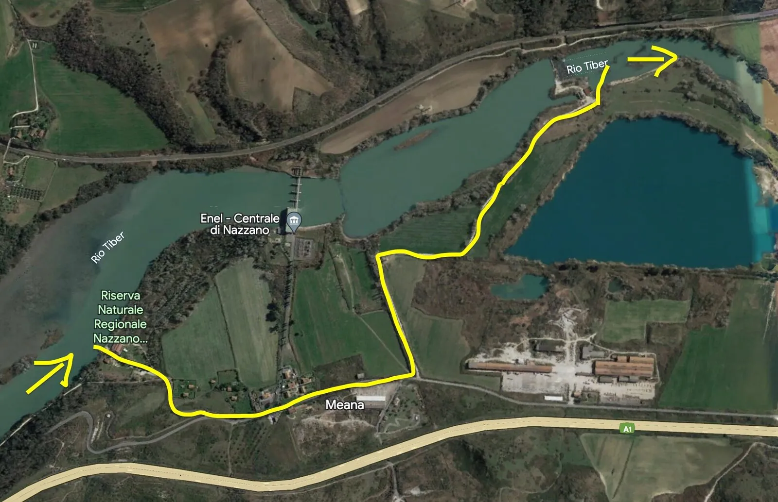 <strong>Umtragen beim Damm von Nazzano.</strong> Der Steg des Parkhauses am rechten Ufer ist die einzige gute Ausstiegsstelle. Naturschutzgebiet, keinen Lärm machen.